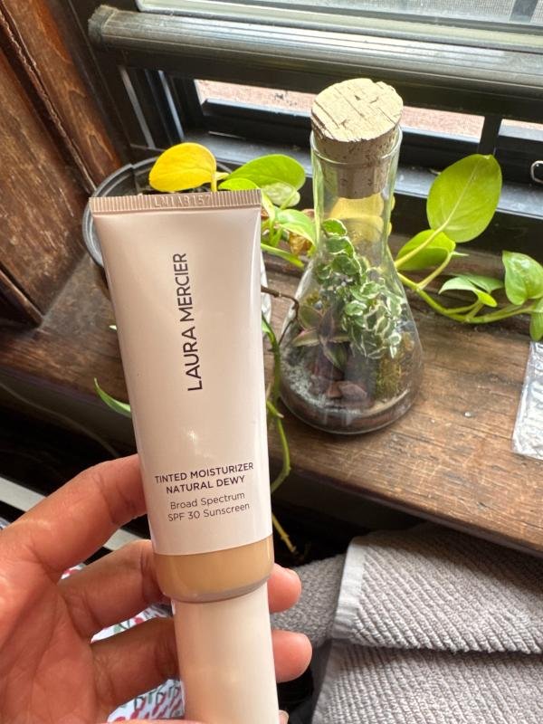 Best tinted moisturizers for mature skin in 2025