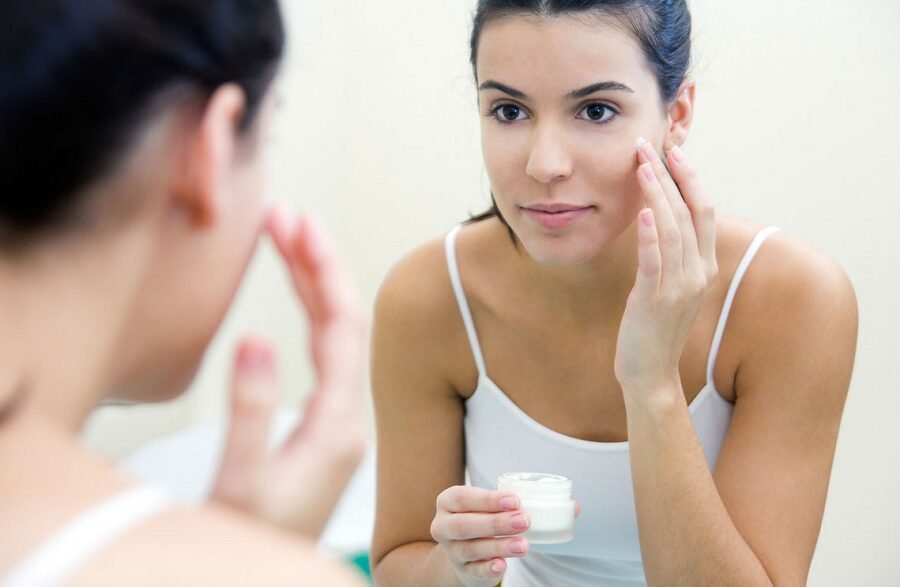 Best tinted moisturizers for mature skin in 2025